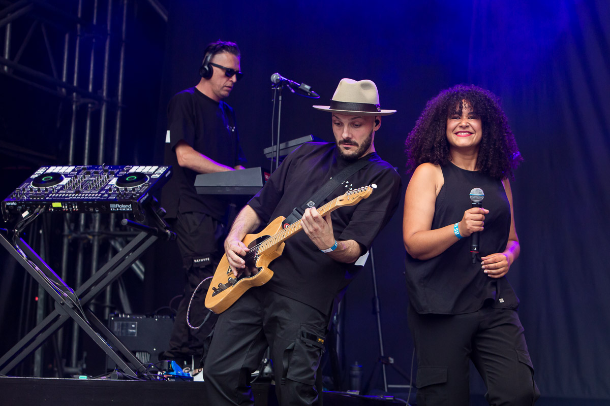 Laura Tesoro @ Bollekes feest 2019, picture 22, photographed by Marc Verdonck - FrontView Magazine