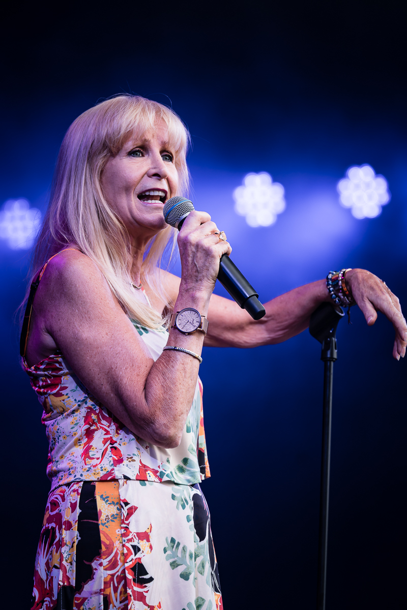 Micha Mara @ Fonnefeesten, foto 2, foto's door Danny Wagemans - FrontView Magazine