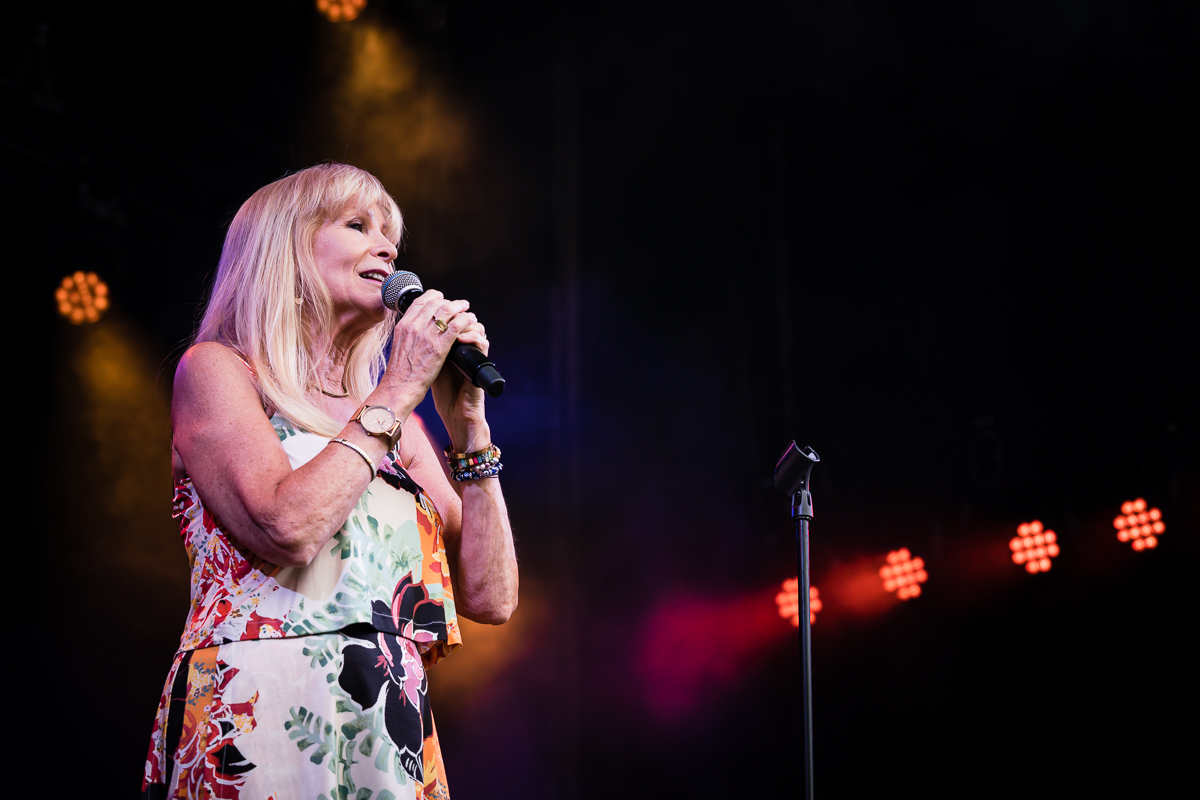 Micha Mara @ Fonnefeesten, foto 3, foto's door Danny Wagemans - FrontView Magazine