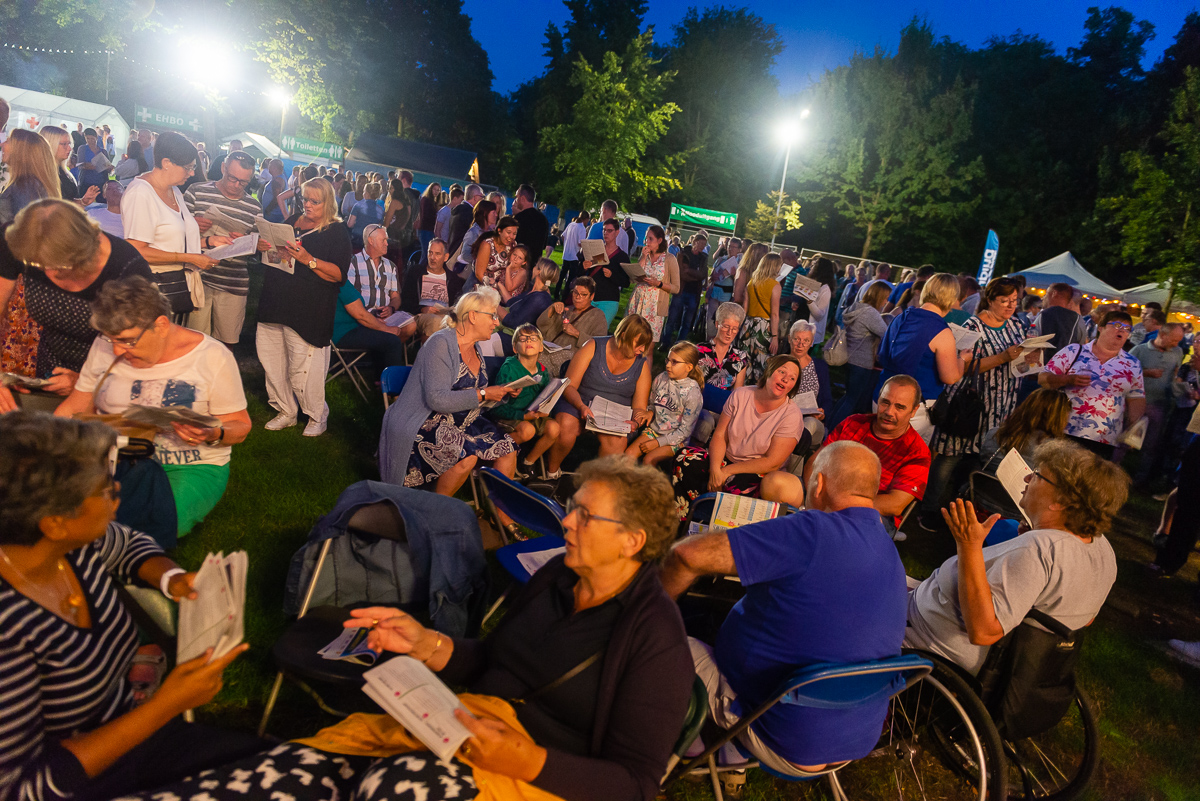 Vlaanderen Zingt (met Luc Caals) @ Schoten, picture 5, photographed by Dimitri Vanlommel - FrontView Magazine
