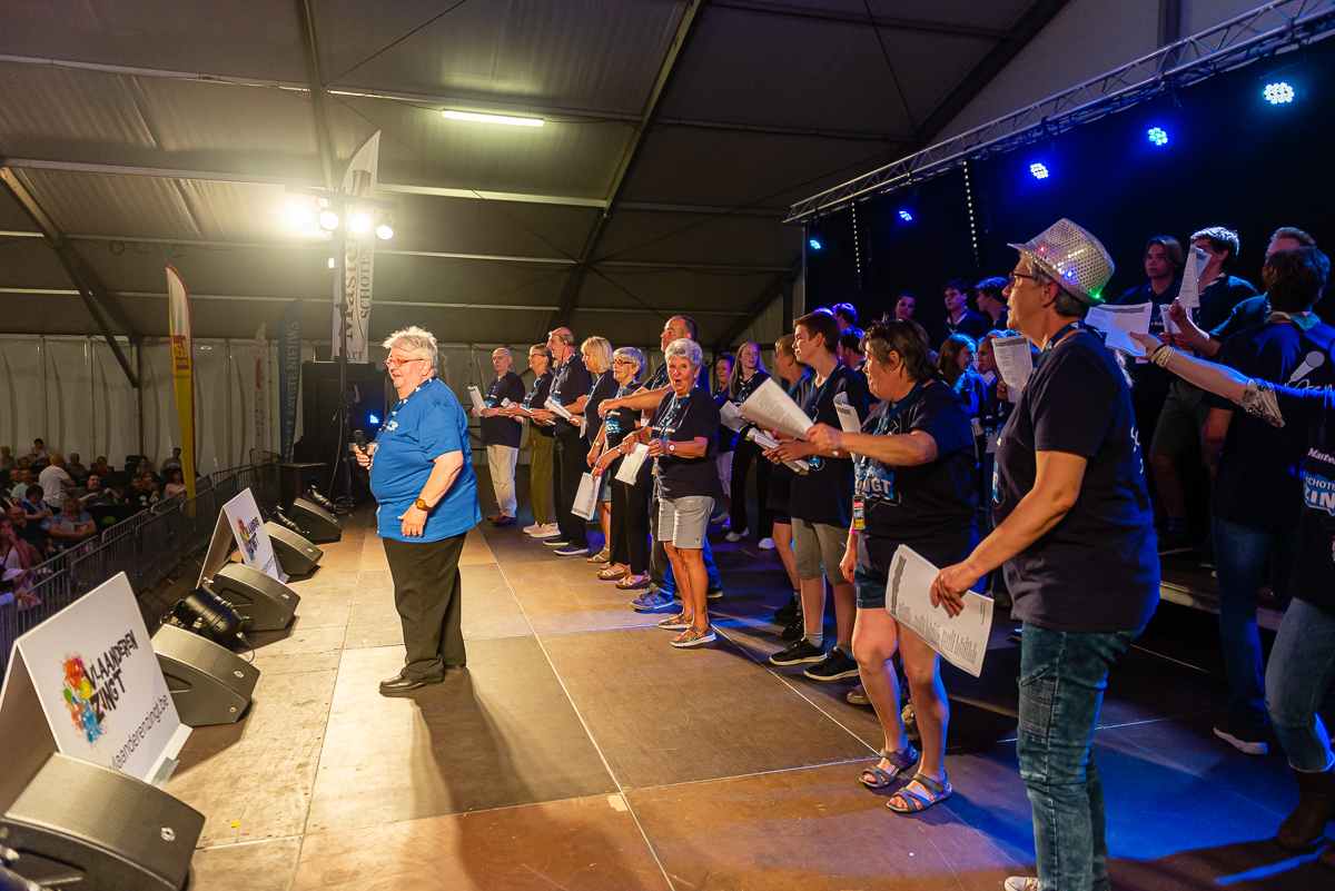 Vlaanderen Zingt (met Luc Caals) @ Schoten, picture 16, photographed by Dimitri Vanlommel - FrontView Magazine