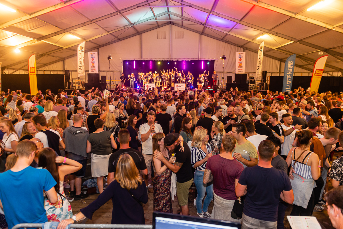 Vlaanderen Zingt (met Luc Caals) @ Schoten, picture 41, photographed by Dimitri Vanlommel - FrontView Magazine