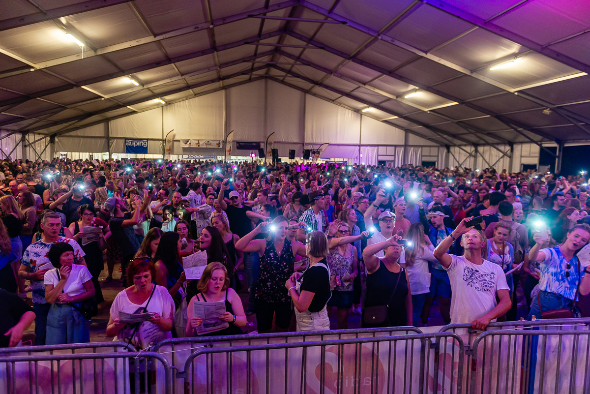 Vlaanderen Zingt (met Luc Caals) @ Schoten, picture 45, photographed by Dimitri Vanlommel - FrontView Magazine