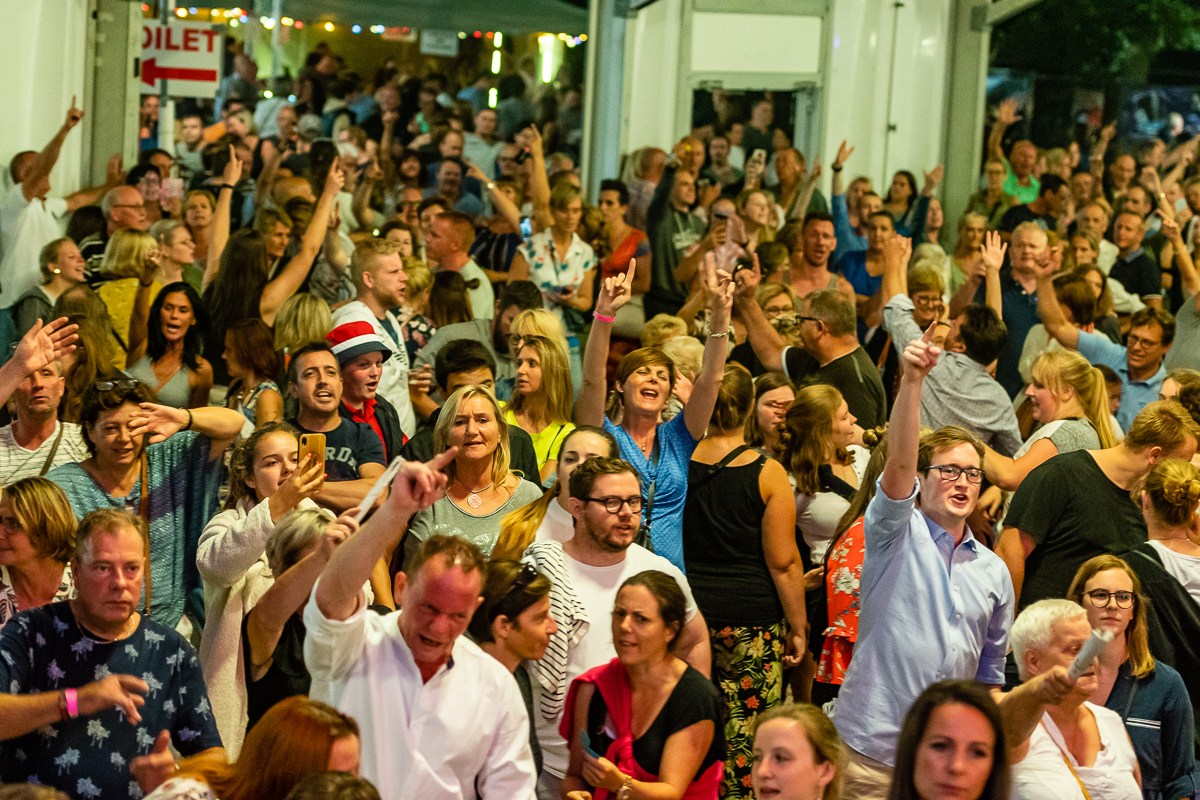 Vlaanderen Zingt (met Luc Caals) @ Schoten, picture 54, photographed by Dimitri Vanlommel - FrontView Magazine