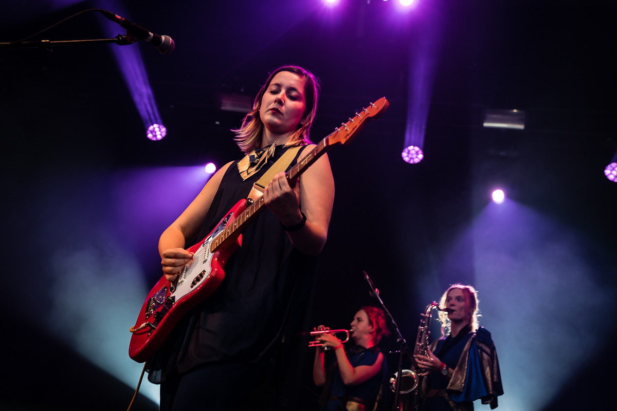 Nele Needs a Holiday @ Fonnefeesten, foto 10, foto's door Danny Wagemans - FrontView Magazine
