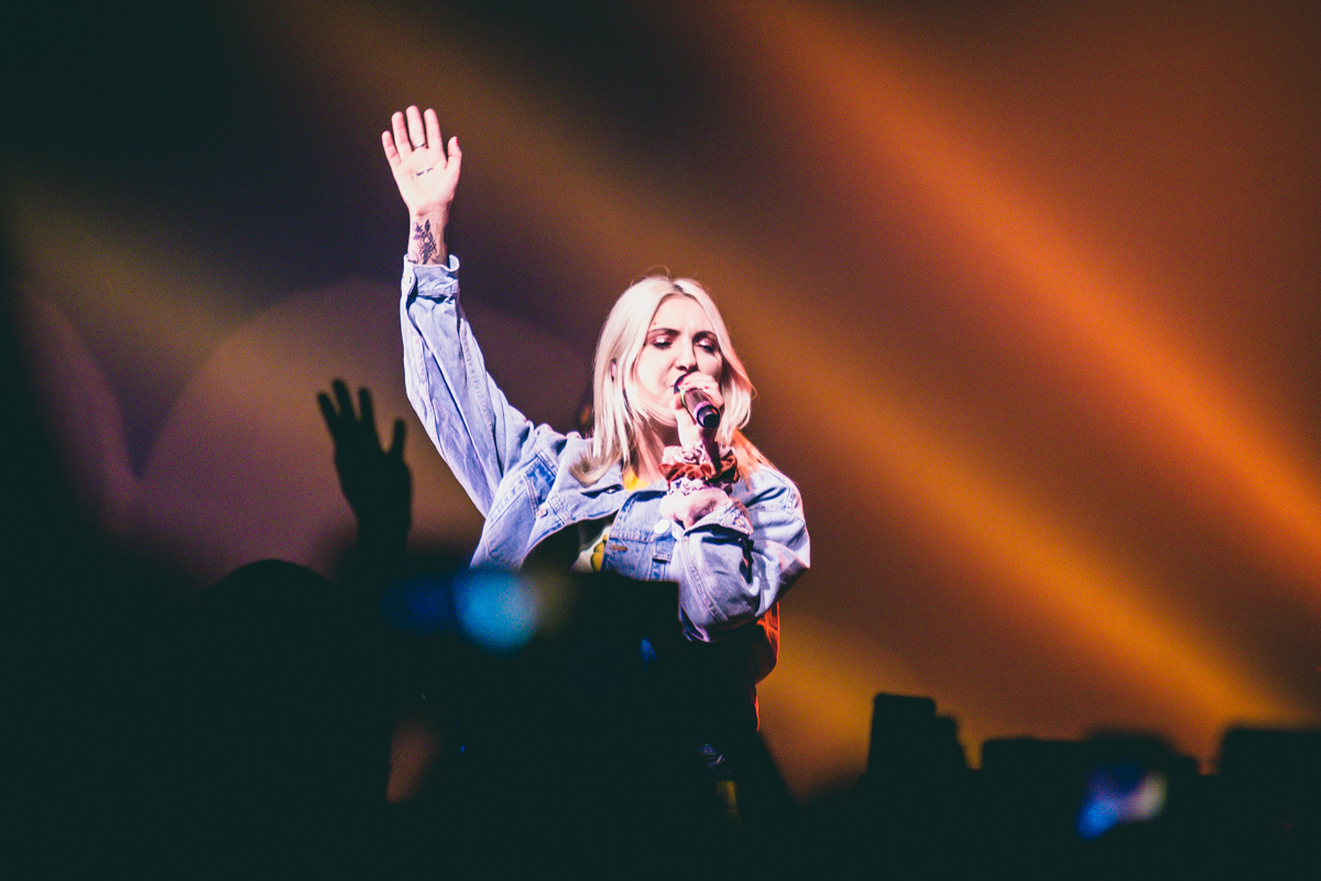Julia Michaels @ Salle La Madeleine, picture 1, photographed by Tom Stessens - FrontView Magazine