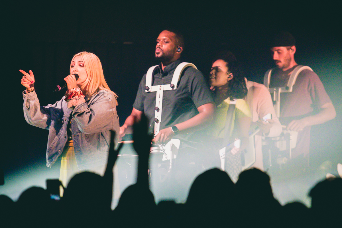Julia Michaels @ Salle La Madeleine, picture 3, photographed by Tom Stessens - FrontView Magazine
