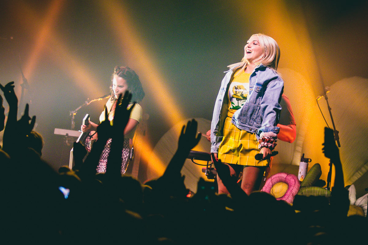 Julia Michaels @ Salle La Madeleine, picture 6, photographed by Tom Stessens - FrontView Magazine