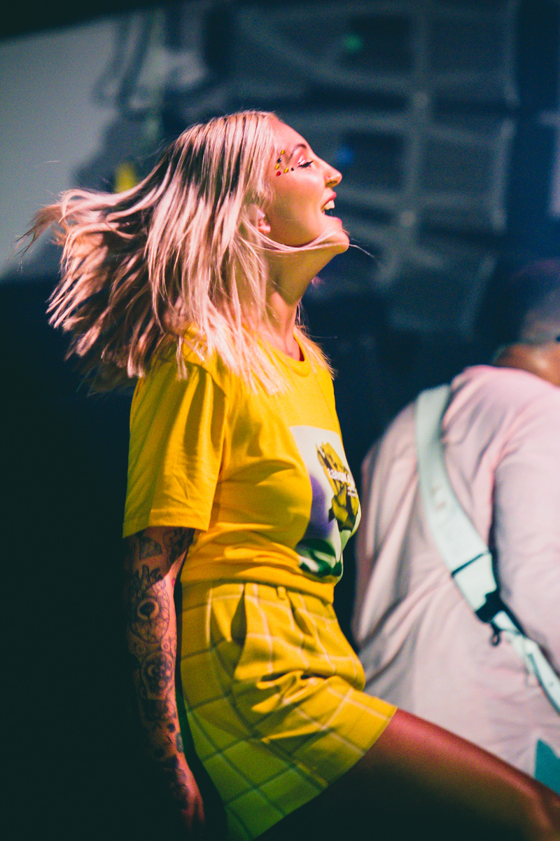 Julia Michaels @ Salle La Madeleine, picture 8, photographed by Tom Stessens - FrontView Magazine