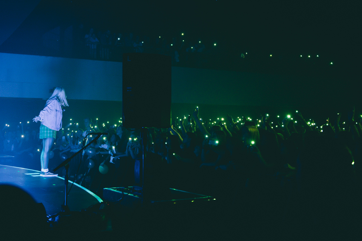 Julia Michaels @ Salle La Madeleine, picture 9, photographed by Tom Stessens - FrontView Magazine