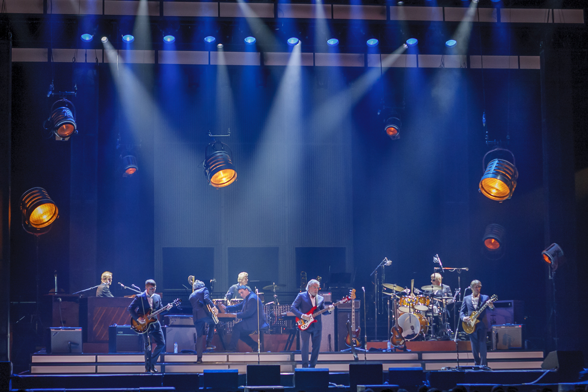 The Analogues - Abbey Road 50 Year Anniversary @ Lotto Arena, picture 1, photographed by Alex Wyckmans - FrontView Magazine