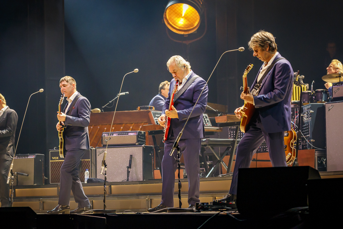 The Analogues - Abbey Road 50 Year Anniversary @ Lotto Arena, picture 9, photographed by Alex Wyckmans - FrontView Magazine