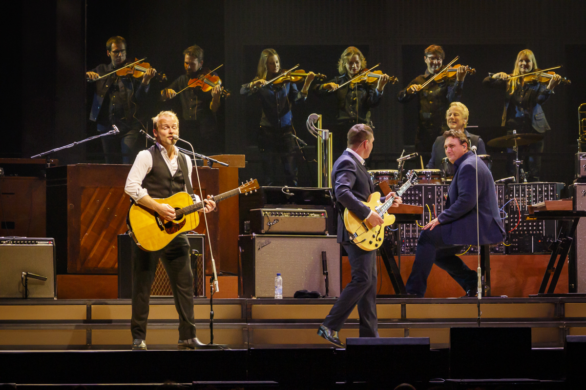 The Analogues - Abbey Road 50 Year Anniversary @ Lotto Arena, picture 20, photographed by Alex Wyckmans - FrontView Magazine