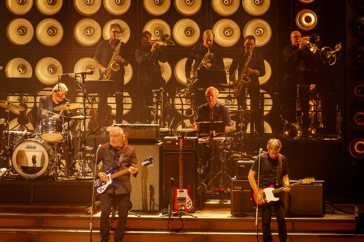 The Analogues - Abbey Road 50 Year Anniversary @ Lotto Arena, picture 27, photographed by Alex Wyckmans - FrontView Magazine