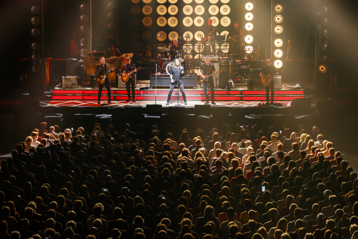 The Analogues - Abbey Road 50 Year Anniversary @ Lotto Arena, picture 30, photographed by Alex Wyckmans - FrontView Magazine