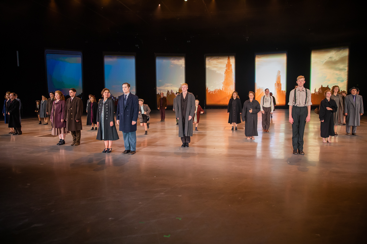 Première 40-45 voor Maja Van Honsté, Daphne Wellens en Hans De Munter @ studio 100 Pop-Up Theater, foto 1, foto's door Goele Bormans - FrontView Magazine