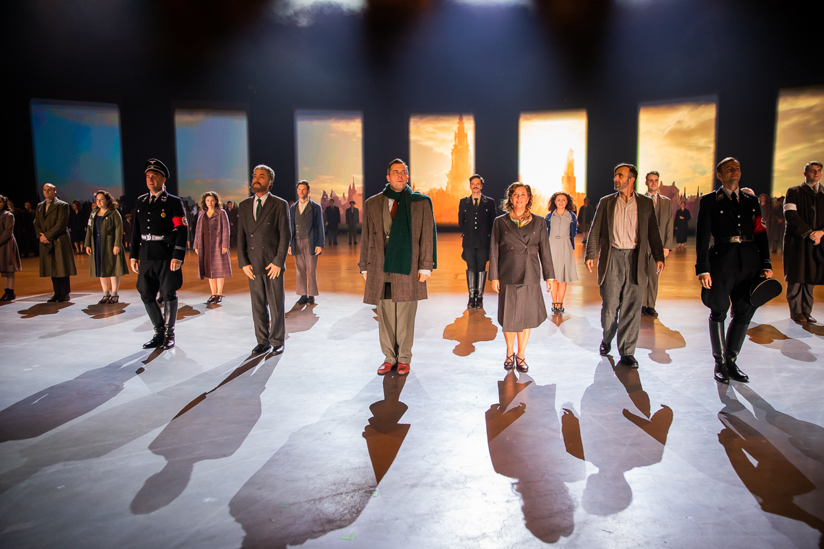 Première 40-45 voor Maja Van Honsté, Daphne Wellens en Hans De Munter @ studio 100 Pop-Up Theater, foto 6, foto's door Goele Bormans - FrontView Magazine