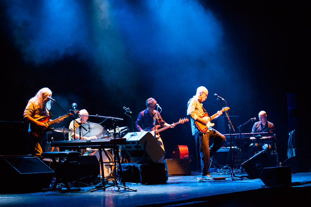 Raymond van het Groenewoud - Glorieuze Bevrijding @ Theater Elckerlyc, foto 2, foto's door Hilde  Hermans - FrontView Magazine