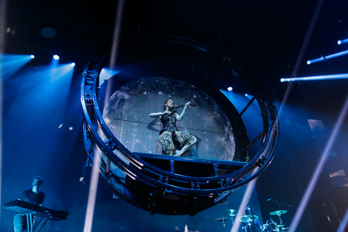 Lindsey Stirling @ Poppodium 013, picture 18, photographed by Peter Smet - FrontView Magazine