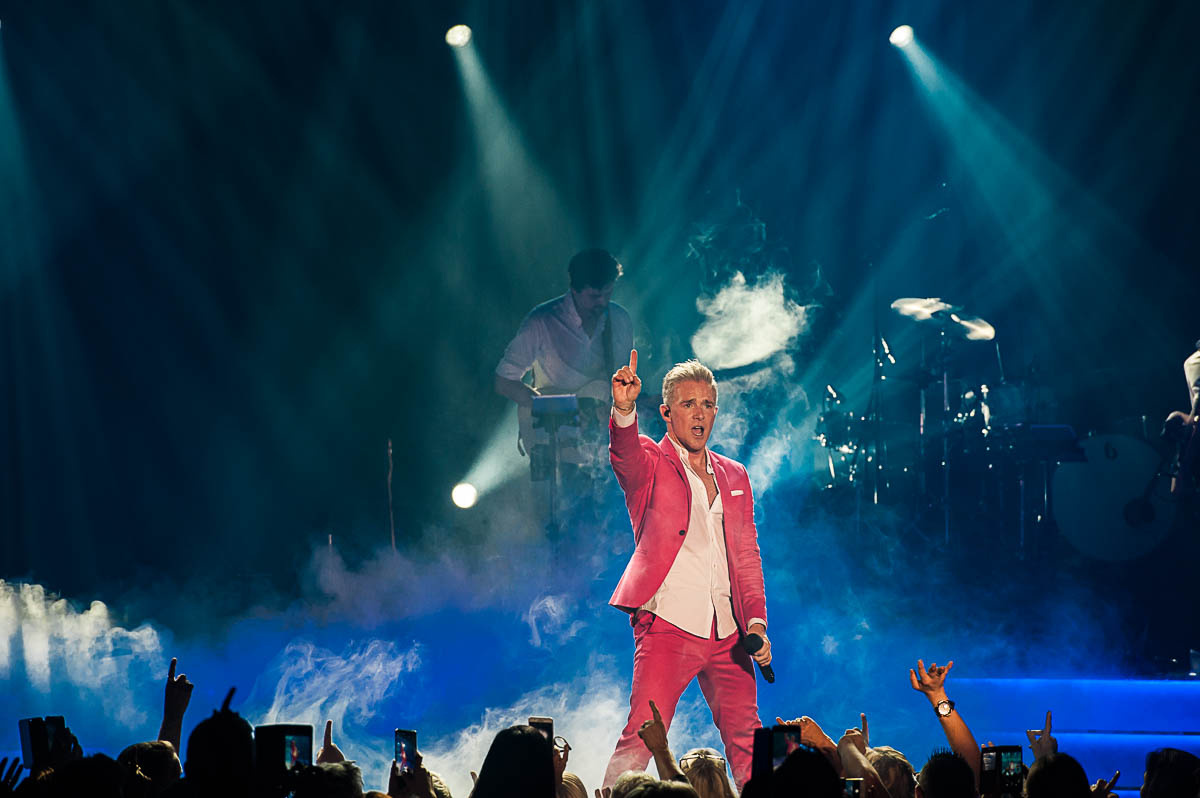 Christoff XL @ Ethias theater Hasselt, picture 16, photographed by Gert Daemen - FrontView Magazine