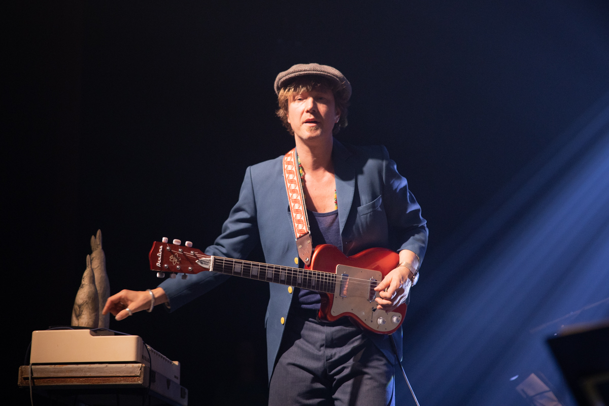 Stef Kamil Carlens @ Ancienne Belgique, picture 7, photographed by David Johnson - FrontView Magazine