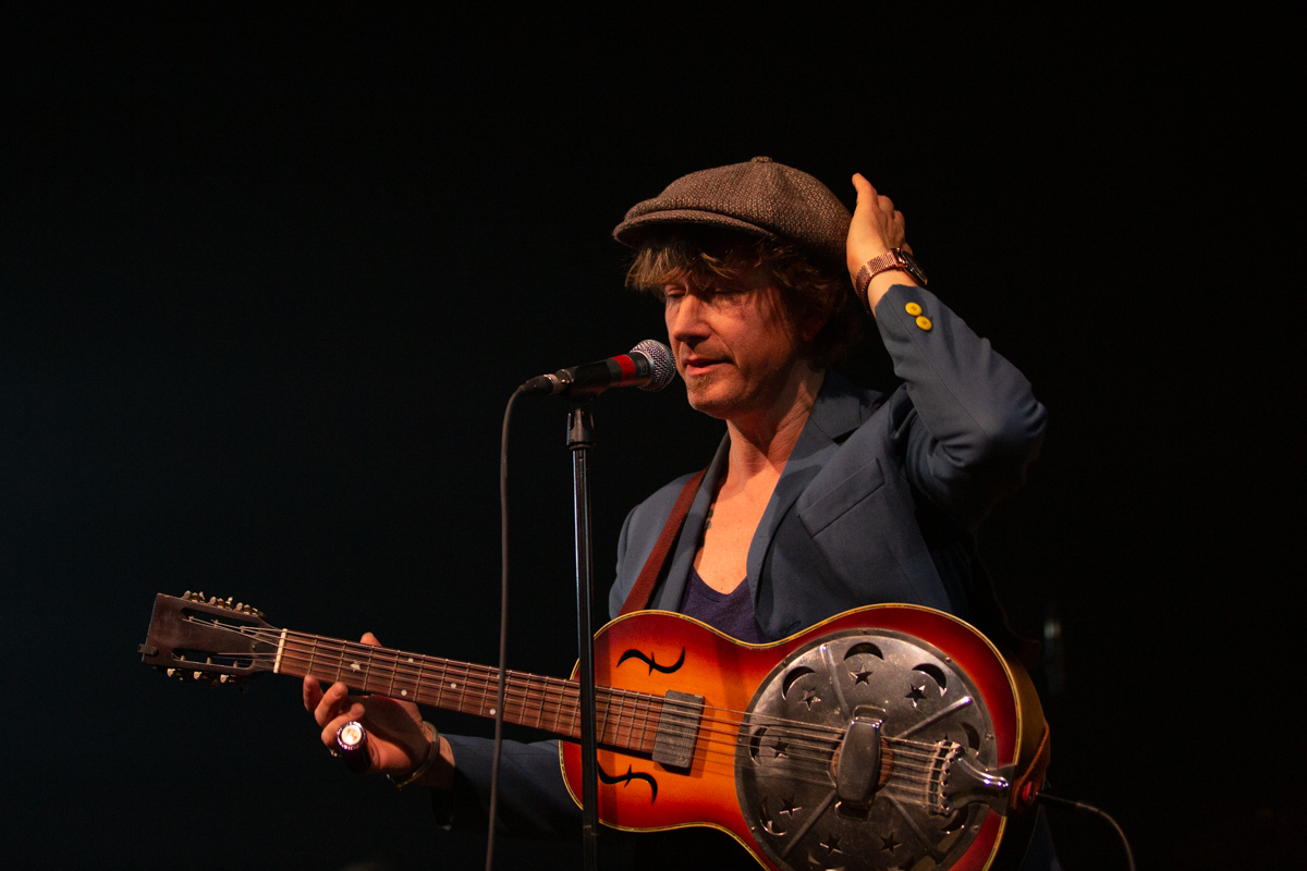 Stef Kamil Carlens @ Ancienne Belgique, picture 21, photographed by David Johnson - FrontView Magazine