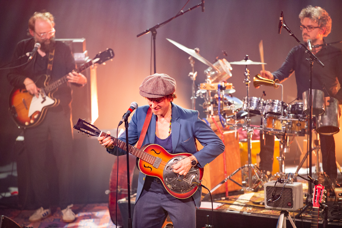 Stef Kamil Carlens @ Ancienne Belgique, picture 34, photographed by David Johnson - FrontView Magazine