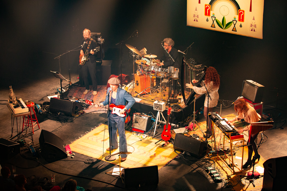 Stef Kamil Carlens @ Ancienne Belgique, picture 35, photographed by David Johnson - FrontView Magazine