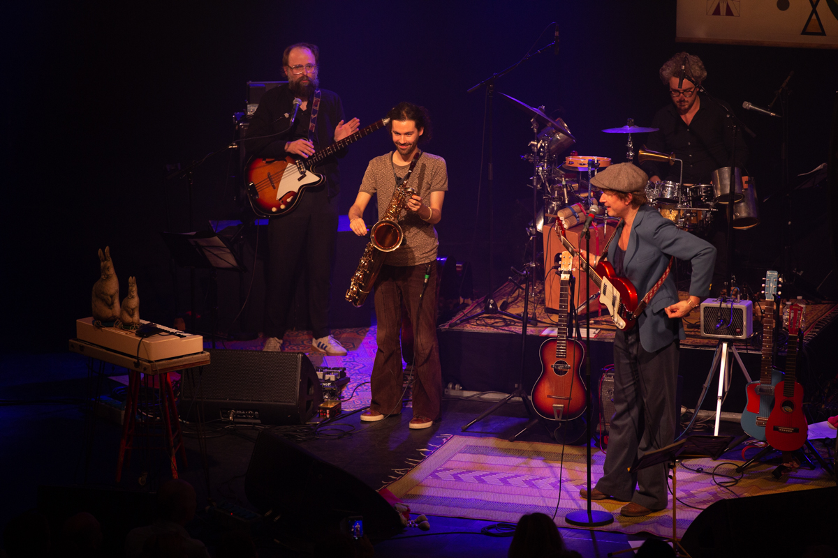 Stef Kamil Carlens @ Ancienne Belgique, picture 41, photographed by David Johnson - FrontView Magazine