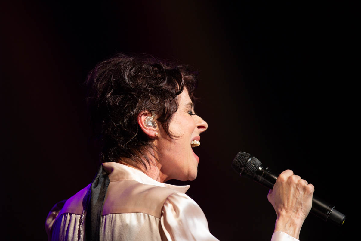 Lisa Stansfield @ Ancienne Belgique, picture 14, photographed by David Johnson - FrontView Magazine
