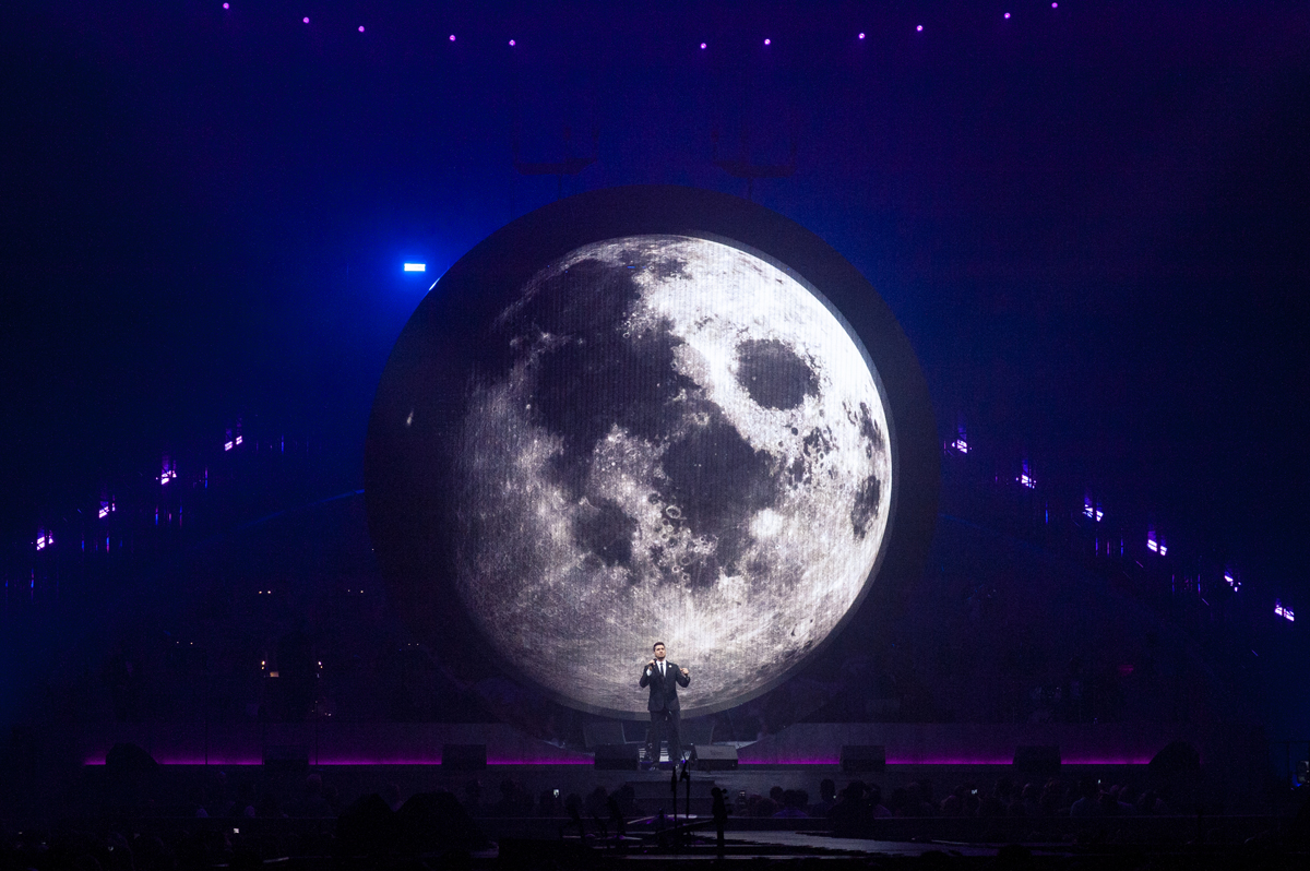 Michael Bublé @ Sportpaleis, picture 1, photographed by Sandra Van Watermeulen - FrontView Magazine