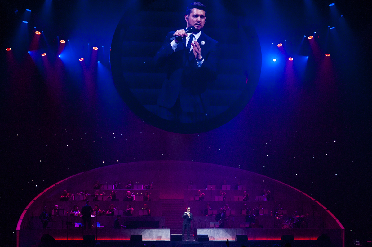 Michael Bublé @ Sportpaleis, picture 2, photographed by Sandra Van Watermeulen - FrontView Magazine