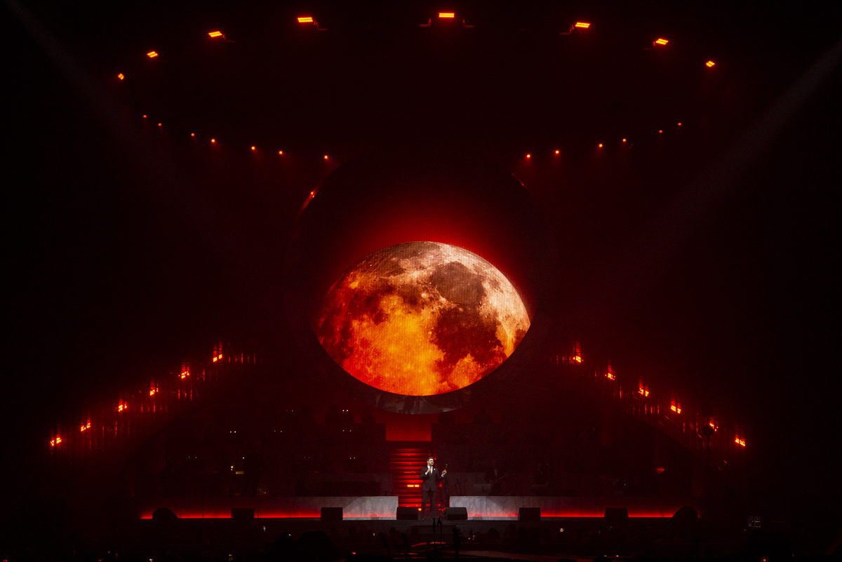 Michael Bublé @ Sportpaleis, picture 5, photographed by Sandra Van Watermeulen - FrontView Magazine