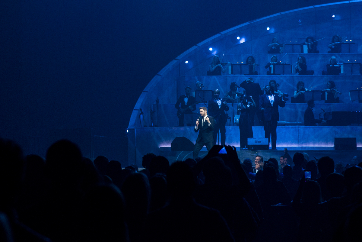 Michael Bublé @ Sportpaleis, picture 11, photographed by Sandra Van Watermeulen - FrontView Magazine