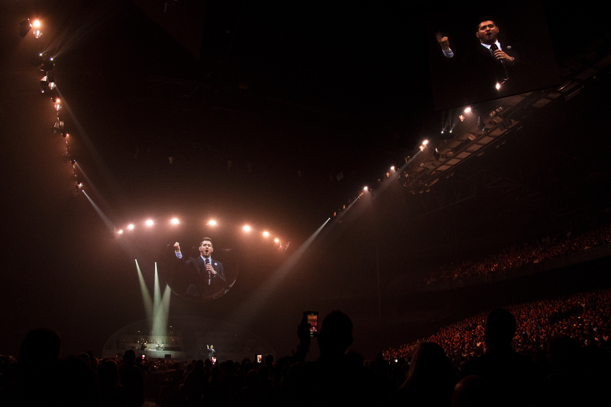 Michael Bublé @ Sportpaleis, picture 15, photographed by Sandra Van Watermeulen - FrontView Magazine