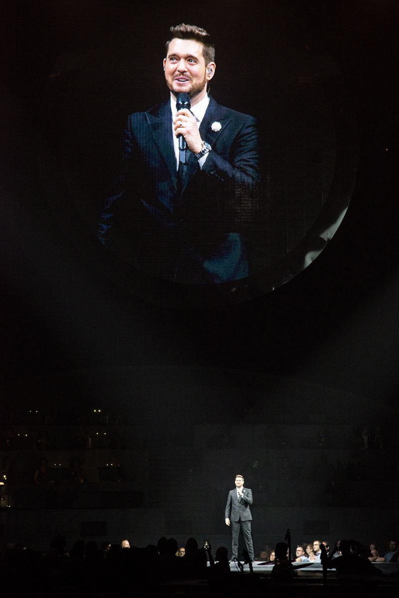 Michael Bublé @ Sportpaleis, picture 20, photographed by Sandra Van Watermeulen - FrontView Magazine