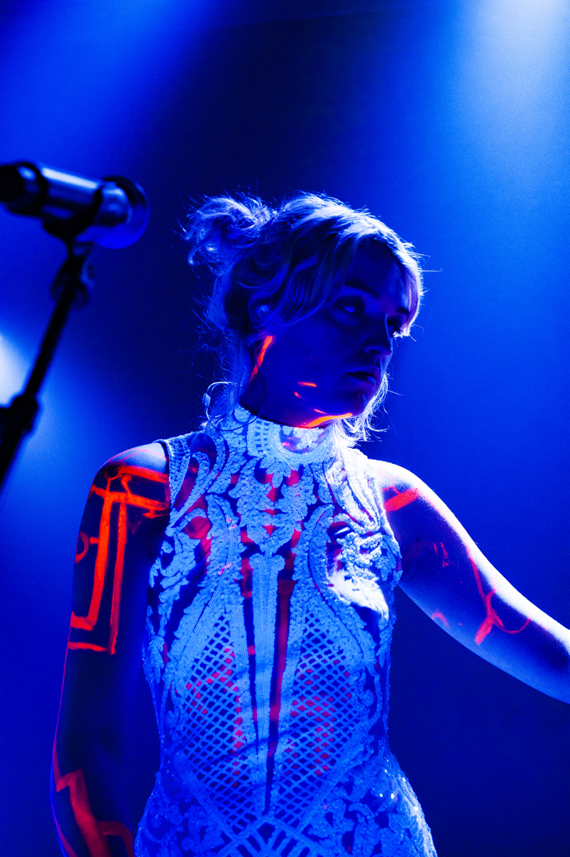 Lydmor @ Trix Club, picture 3, photographed by Sandra Van Watermeulen - FrontView Magazine