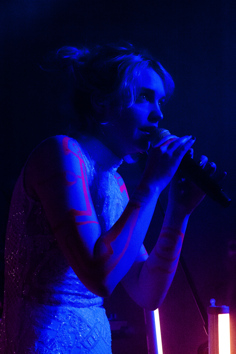 Lydmor @ Trix Club, picture 10, photographed by Sandra Van Watermeulen - FrontView Magazine