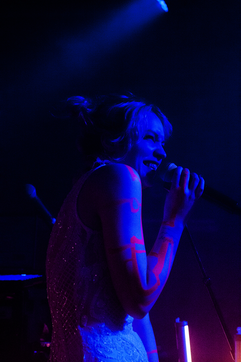 Lydmor @ Trix Club, picture 11, photographed by Sandra Van Watermeulen - FrontView Magazine