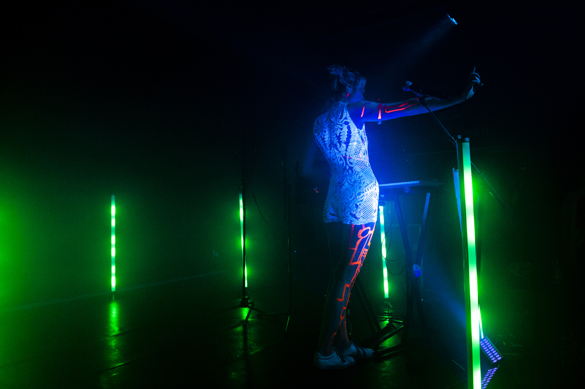 Lydmor @ Trix Club, picture 12, photographed by Sandra Van Watermeulen - FrontView Magazine