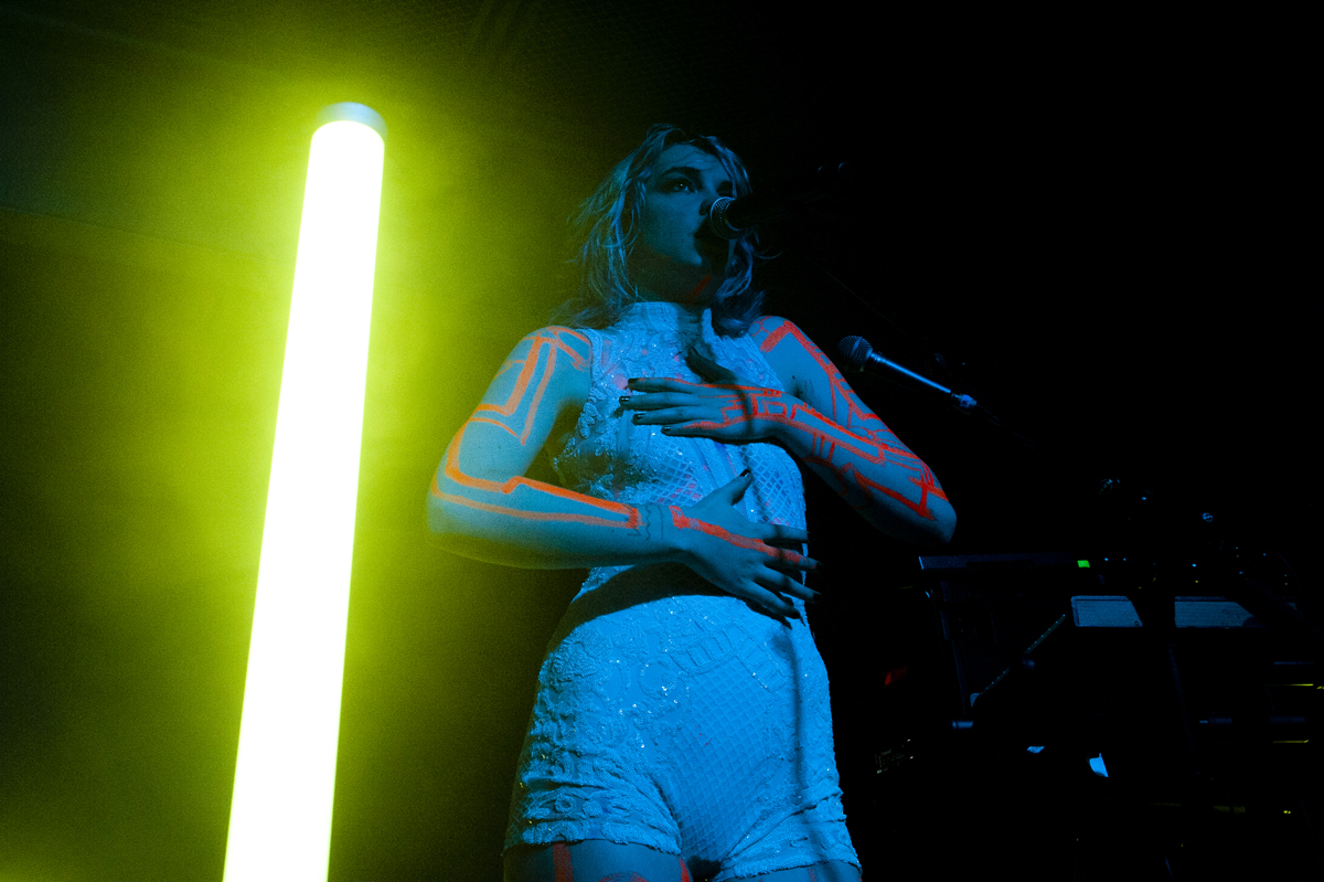 Lydmor @ Trix Club, picture 13, photographed by Sandra Van Watermeulen - FrontView Magazine