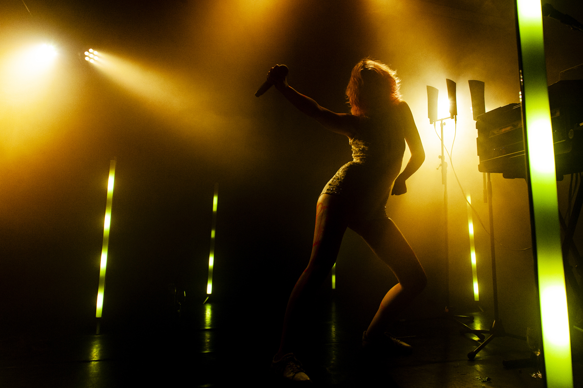 Lydmor @ Trix Club, picture 14, photographed by Sandra Van Watermeulen - FrontView Magazine