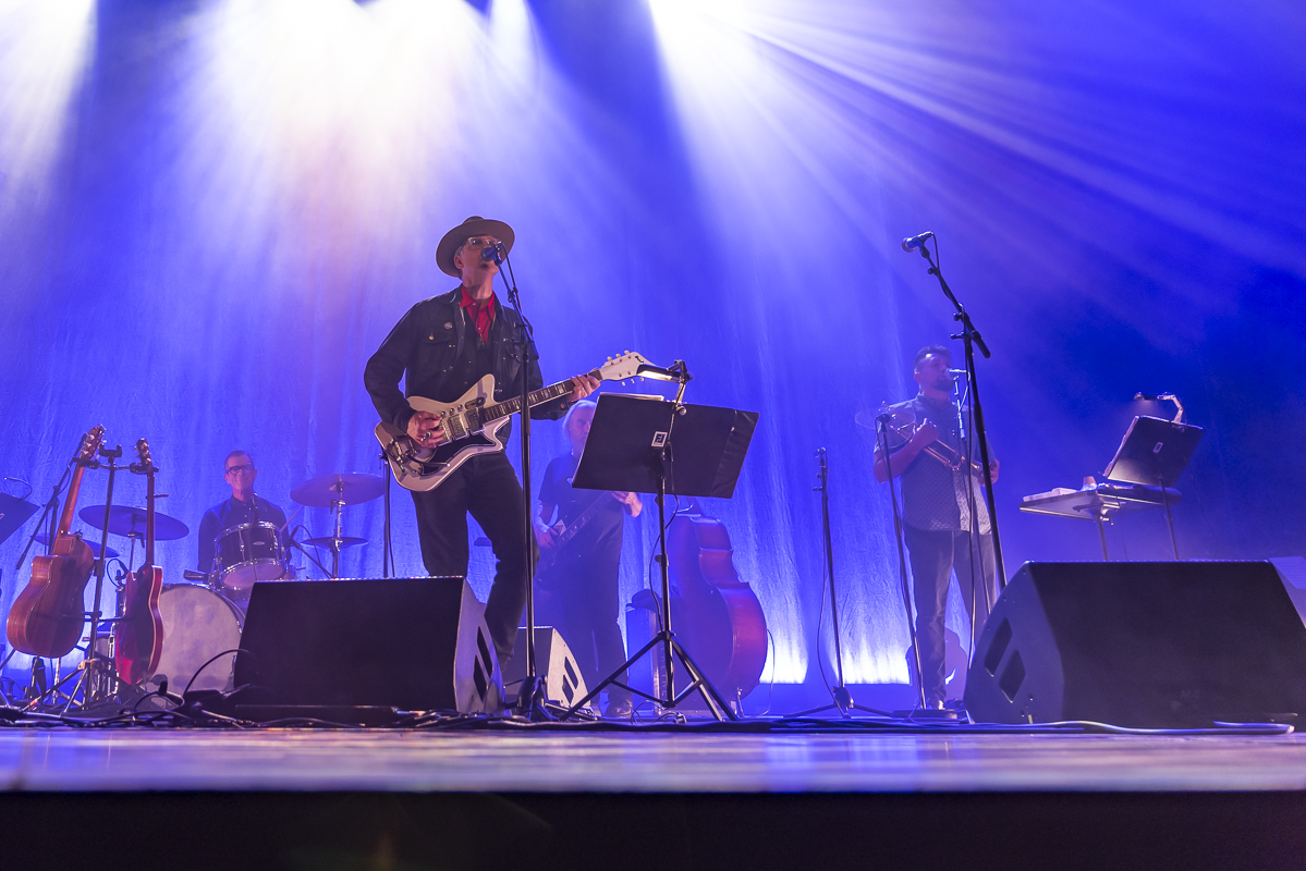 Calexico And Iron & Wine @ De Roma, foto 13, foto's door Christian Kwa - FrontView Magazine