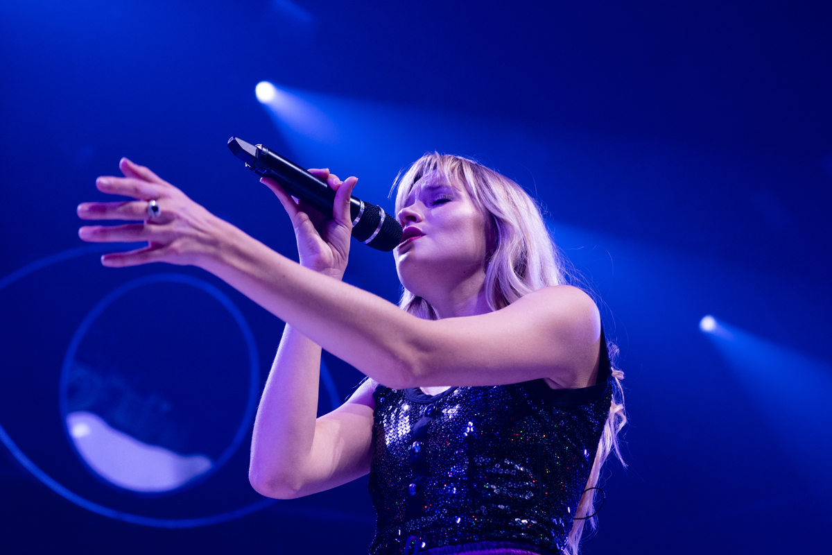 Angele @ Lotto Arena, foto 14, foto's door Sandra Van Watermeulen - FrontView Magazine
