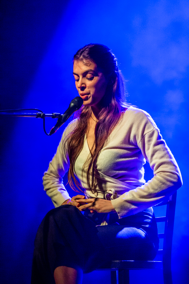 Julie Byrne @ Ancienne Belgique, picture 4, photographed by David Johnson - FrontView Magazine