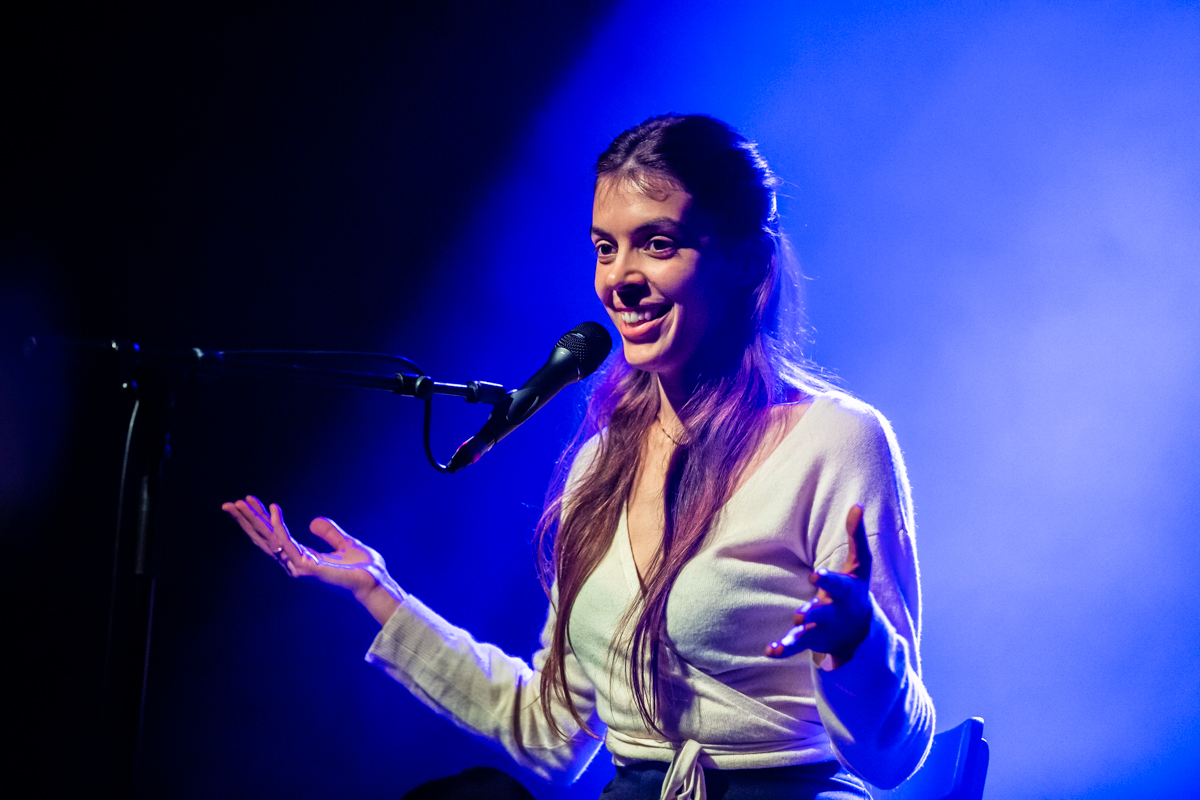 Julie Byrne @ Ancienne Belgique, picture 6, photographed by David Johnson - FrontView Magazine