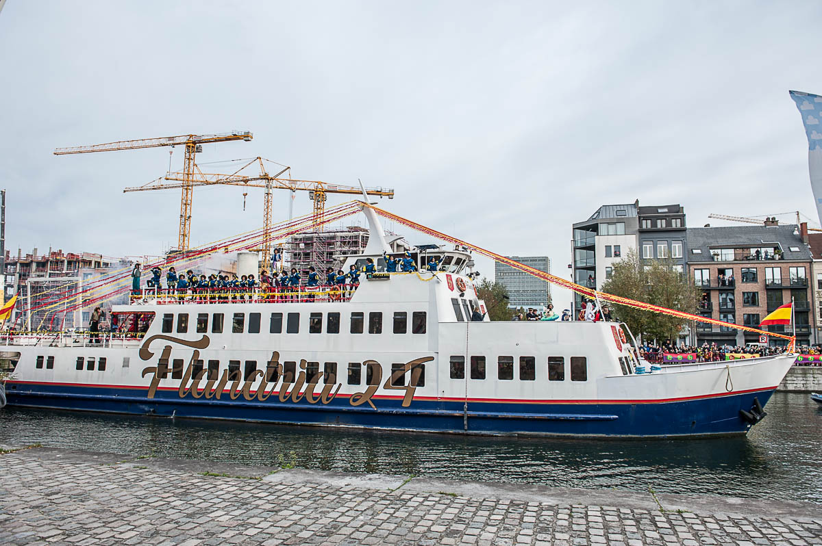 Aankomst Sinterklaas @ Antwerpen, picture 1, photographed by Gert Daemen - FrontView Magazine