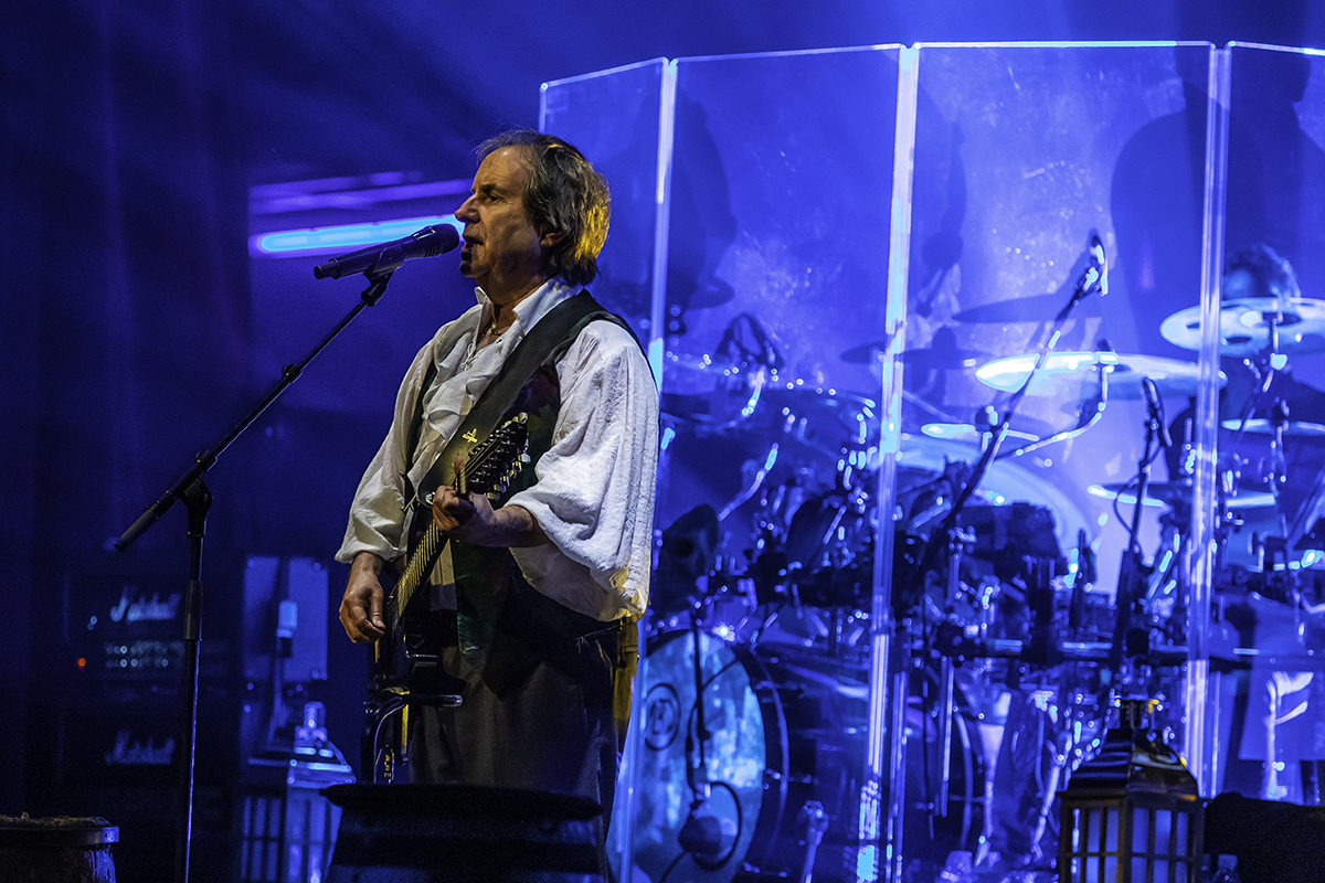 Chris De Burgh @ De Roma, picture 1, photographed by dirk janssens - FrontView Magazine