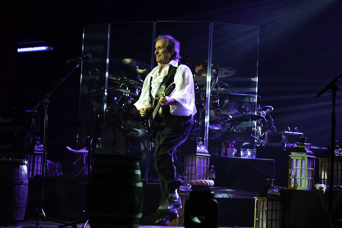 Chris De Burgh @ De Roma, picture 3, photographed by dirk janssens - FrontView Magazine