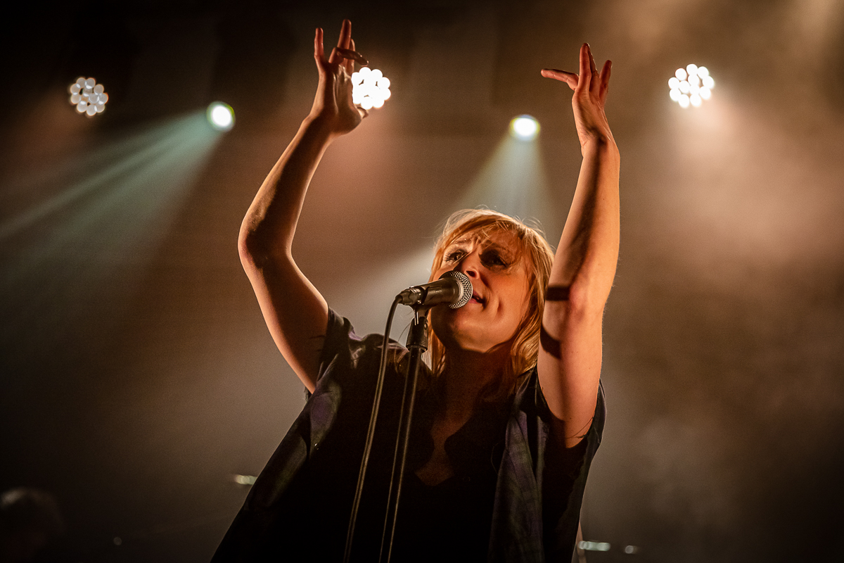 Geike Arnaert @ De Casino, picture 5, photographed by Chris Lippens - FrontView Magazine